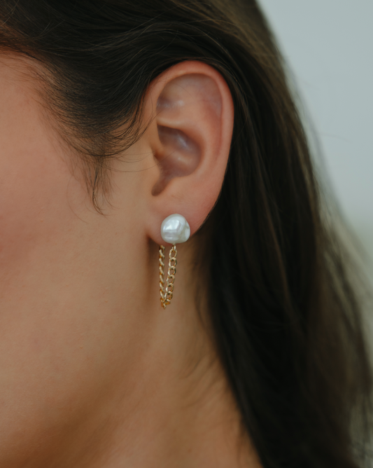 Misa Pearl Chain Earring